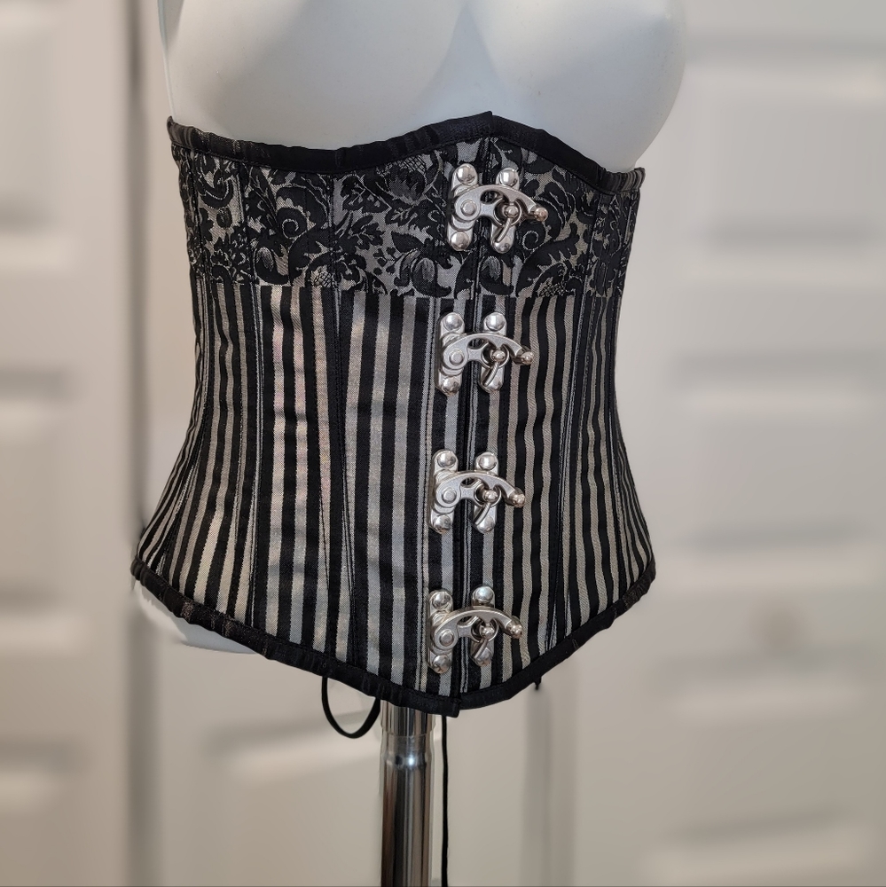 Underbust corset